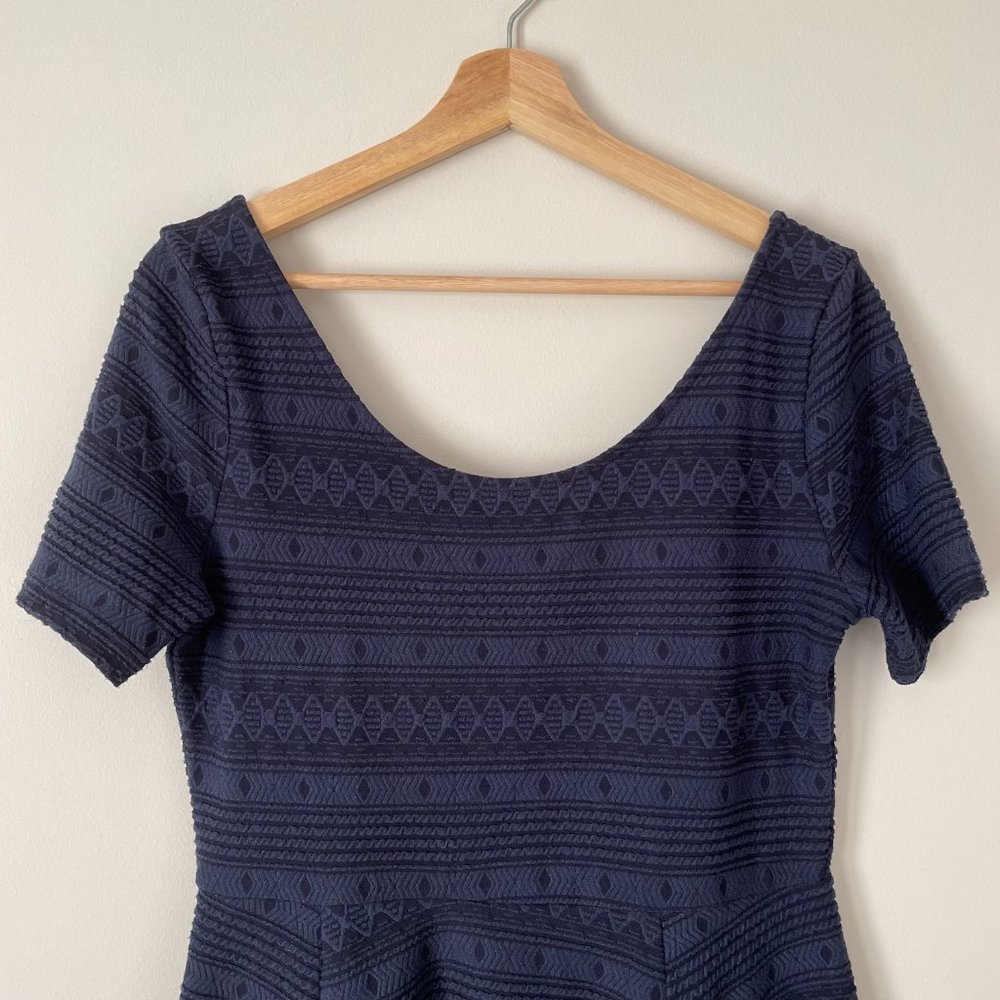 ✨HOST PICK✨DIVIDED Navy Patterned Mini Dress Size M (AU 12) - Picture 2 of 10